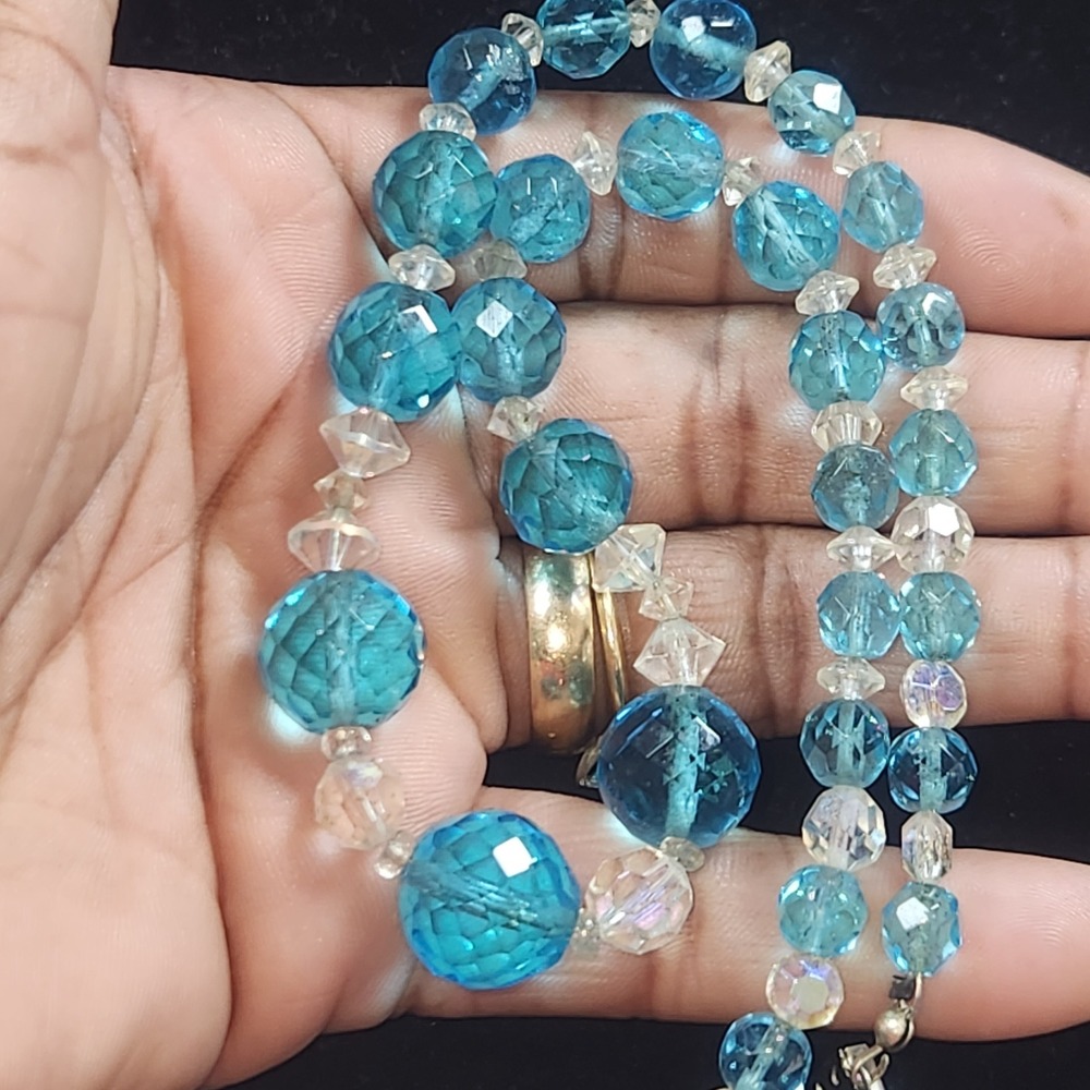 Vintage Aqua Blue AB Faceted Glass Bead‎ Graduated Necklace 16 Inch Silver Tone